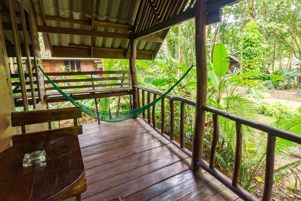 Khao Sok Riverside Cottages Khao Sok National Park Exteriör bild