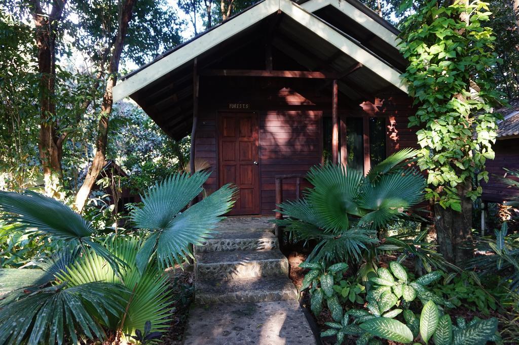 Khao Sok Riverside Cottages Khao Sok National Park Exteriör bild